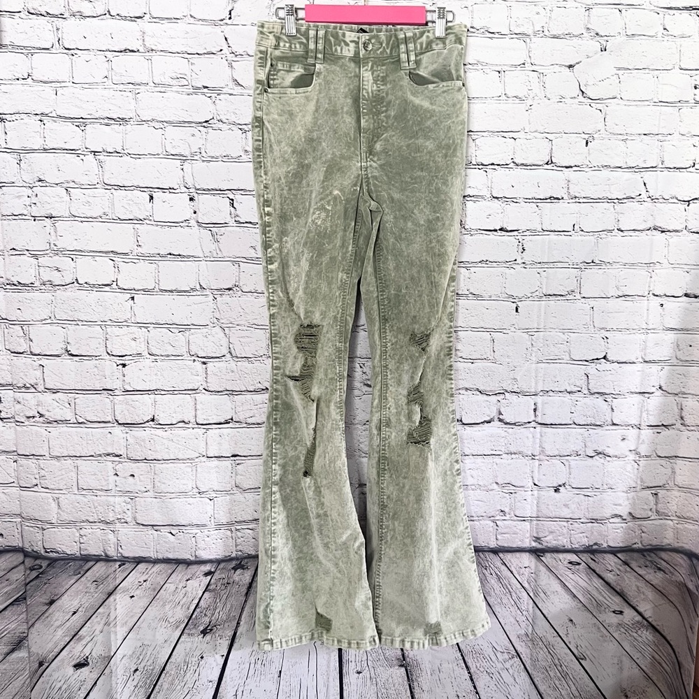 FOREVER21. Green corduroy flair jeans. Size L